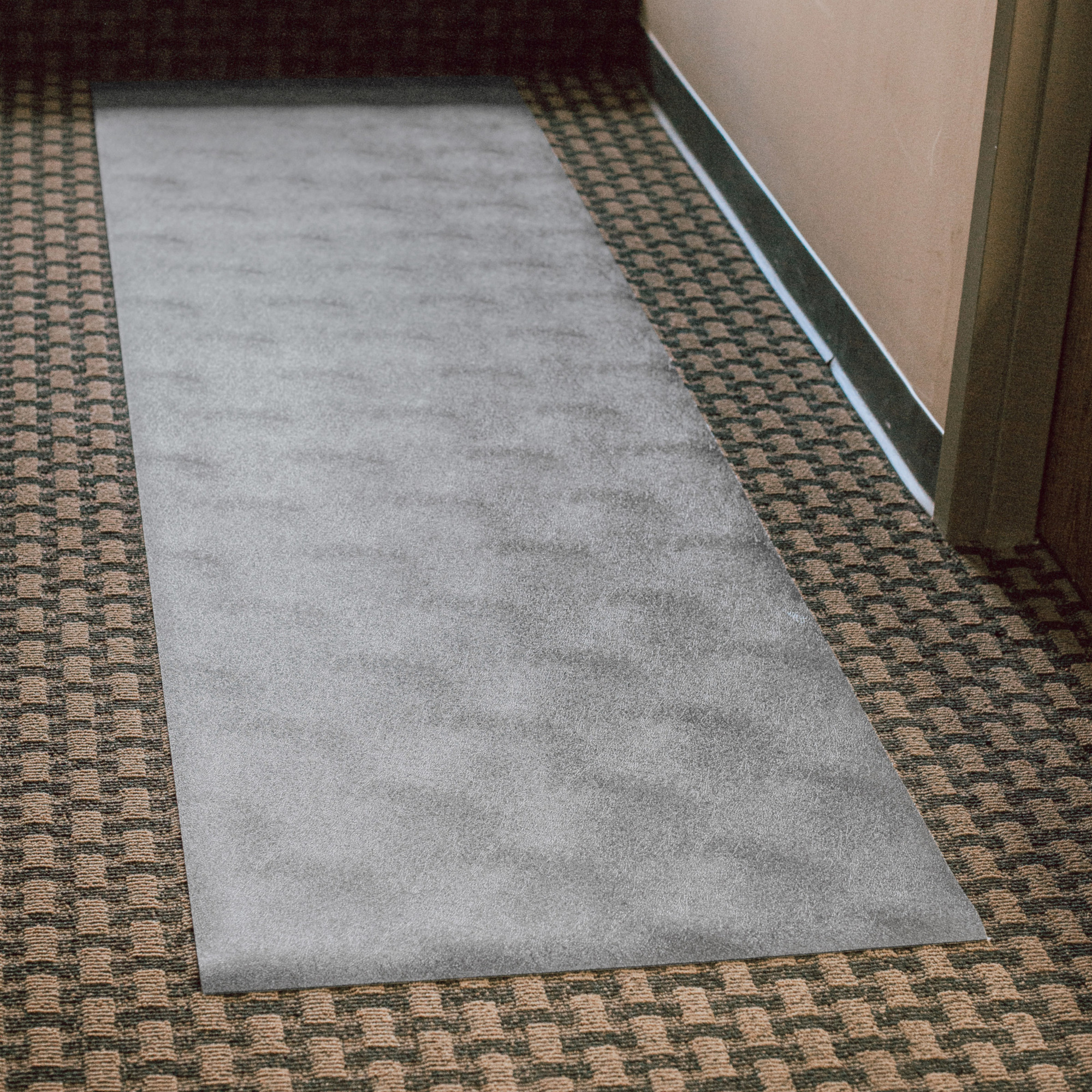 G-Floor, Vinyl Performance Floor Runner, Coverage Area 18 ft², Model# WGRUN75LV2796SG